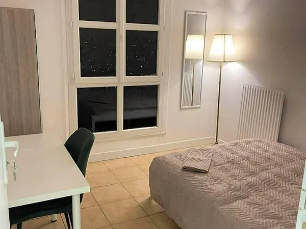 Chambre coloc féminine RER A
