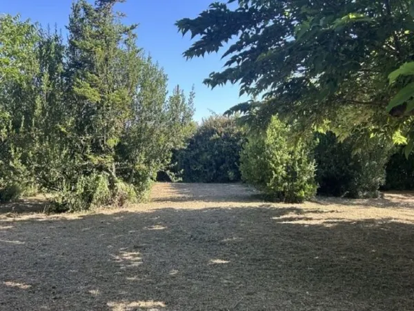 Terrain 830 m²