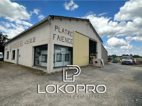 Local 288 m² Sèvremoine