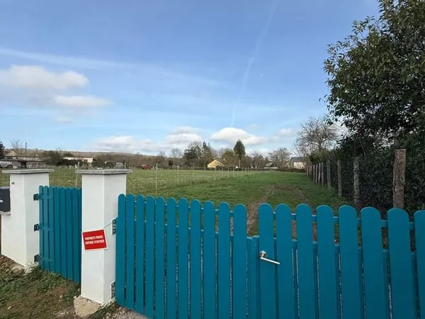 Terrain 874 m²