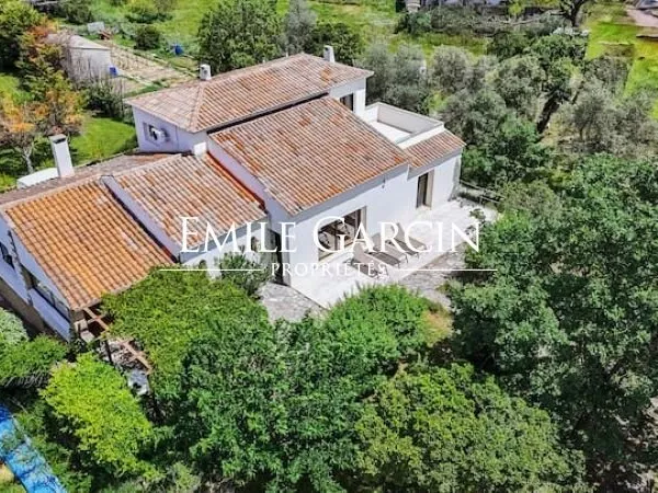 A louer Maison de charme 6 chambres piscine à 20mn d'Uzes