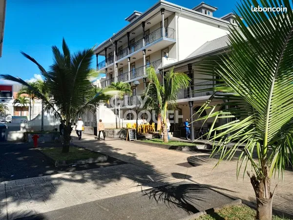Local 38 m² SAINT ANDRE