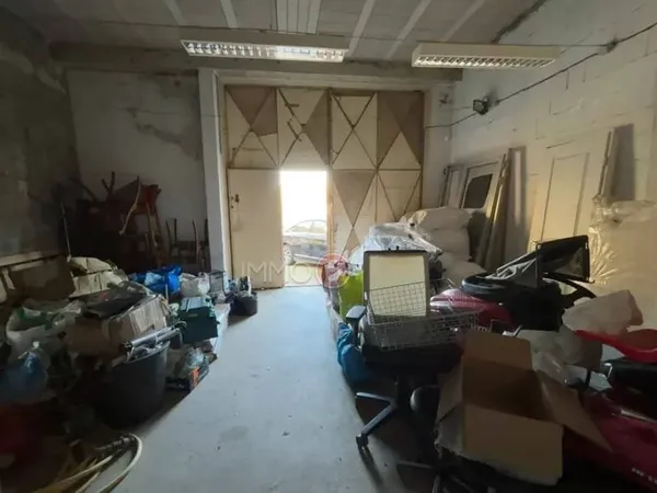Entrepôt 2 pièces 80 m²
