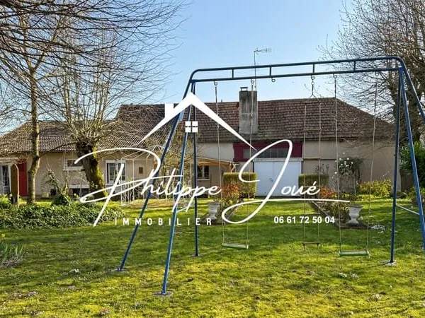 Maison 4 pièces de 107 m2 à Villeneuve l'Archevêque 89190