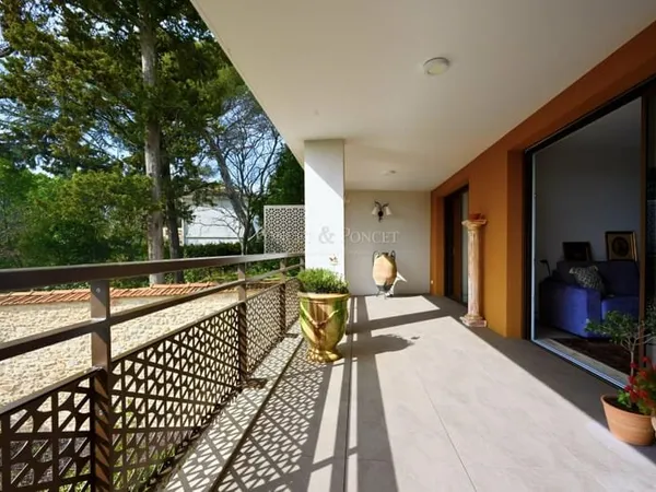 Superbe appartement récent avec parking