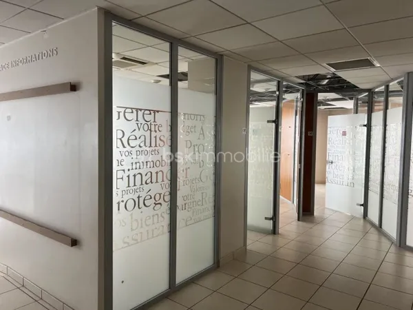 local commercial 150 m2