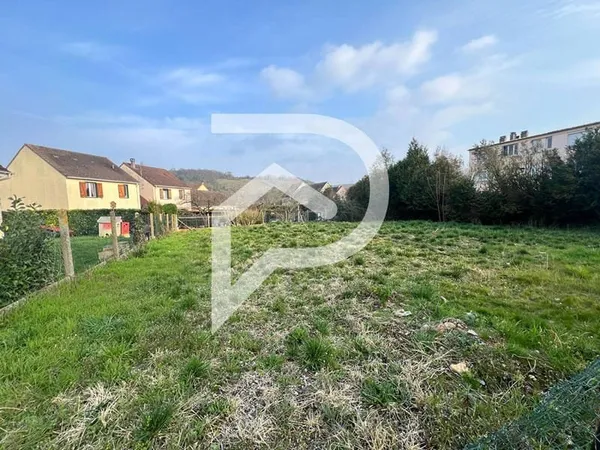 Terrain constructible 675 m²