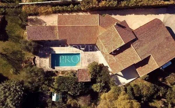 Villa 7 pièces 200 m²