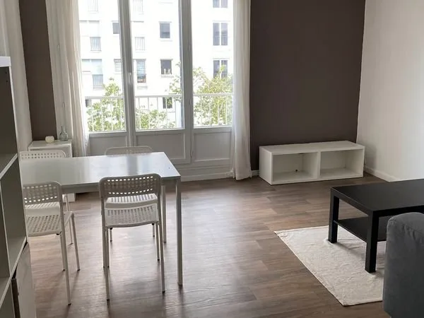 Appartement meublé sur Villejean, actuellement vide de locataire, pour 3 futurs colocataires, au 14 