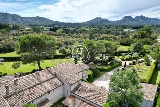 Mas provençal 9 pièces 390 m²