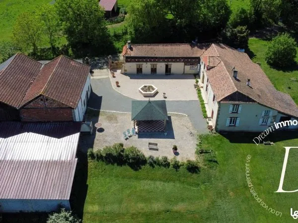 Maison 8 pièces 280 m²