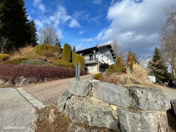 Maison 7 pièces 218 m²