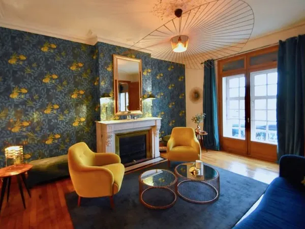 BORDEAUX PONT DE PIERRE - SUPERBE APPARTEMENT HAUT DE GAMME
