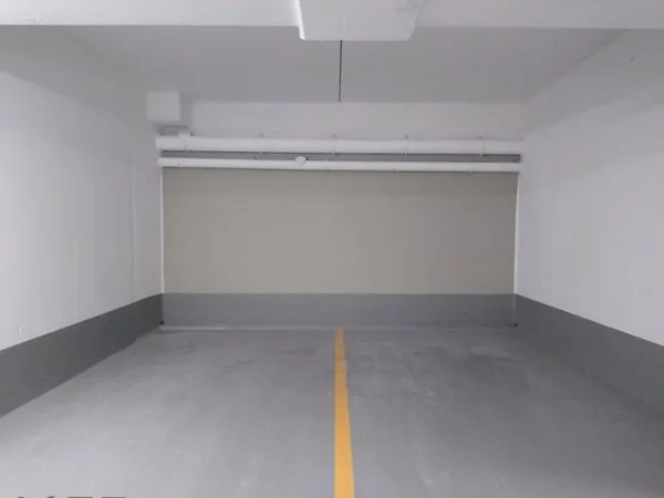 Parking 12 m²