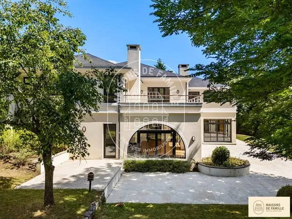 La Villa - Maison d'exception à vendre dans le Hameau de la Jonchère à Rueil-Malmaison
