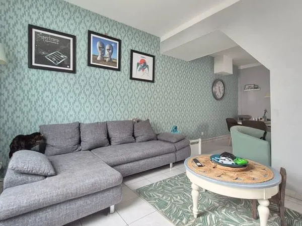 Charmante maison à petit budjet avec 3 chambres et cour