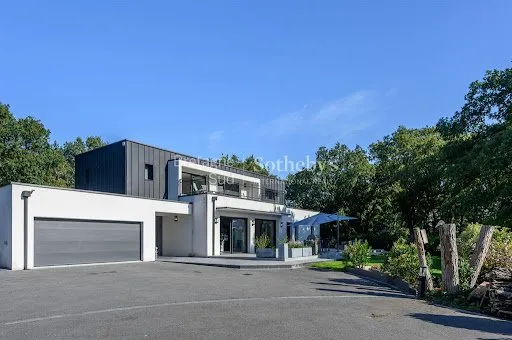 Maison 9 pièces 271 m²