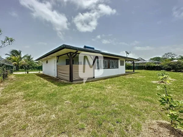 Dpt Guyane (973), à vendre MACOURIA maison P4 de 125.52 m2 sur un terrain de 790 m2
