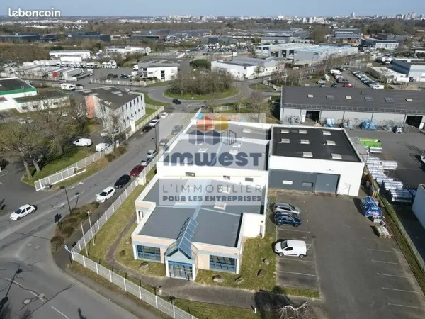 LOCAL D'ACTIVITE 1307 m² SAINT JACQUES DE LA LANDE