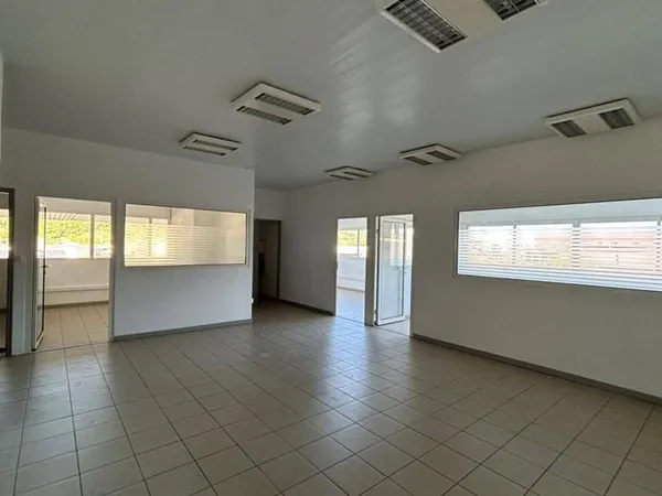 Bureaux 105 m²