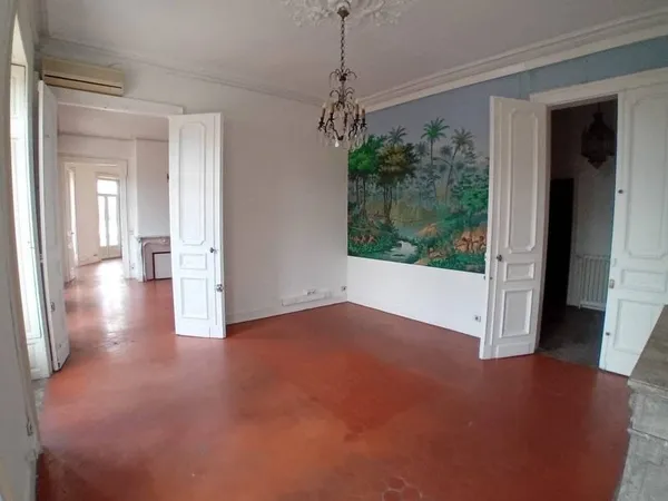 Bureau 150 m²