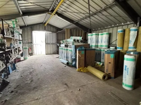 Harmon à vendre : hangar, zone artisanale de Tartas.