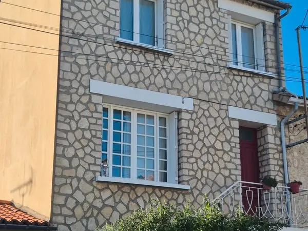 Grande maison de ville de 189 m2 avec jardin de 528 m2 dans le quartier St Cybard