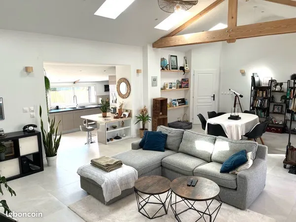 Maison rénovée avec cachet - 107 m2 - Lumineuse - 8 min plage - Vairé