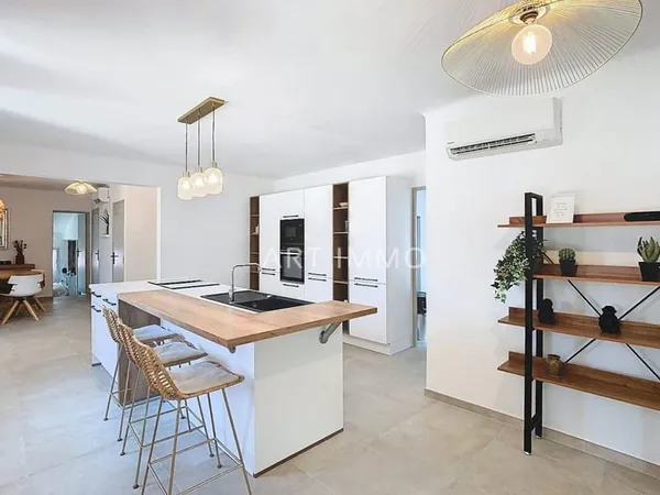 Maison Vente Robion 7p 165m² 799000€