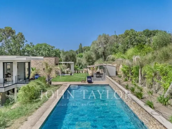 Superbe villa contemporaine à Mougins : Une résidence d'exceptio