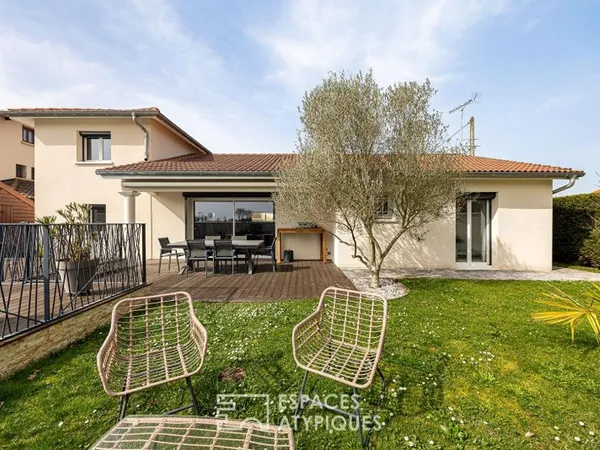 Maison avec jardin paysagé et piscine à Villars-Les-Dombes