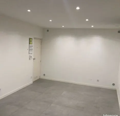 Stockage Vente Paris  22m² 59500€