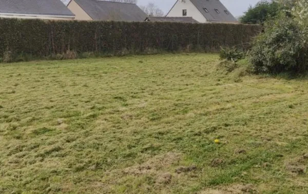 Terrain 616 m²