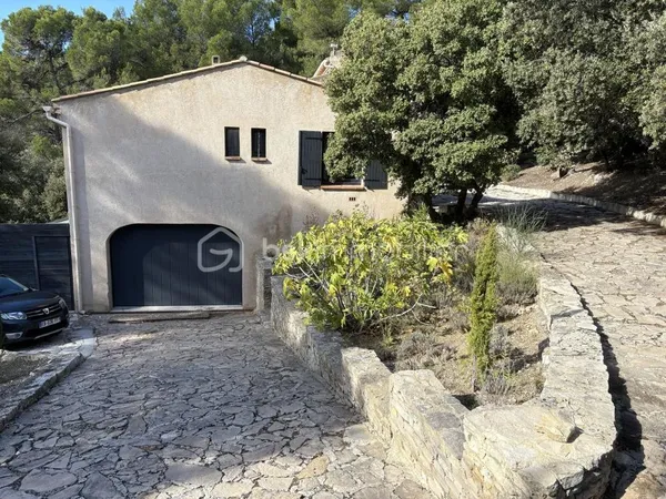 Maison avec 4 chambres sur 1650 m² de terrain