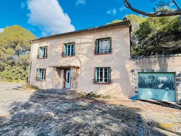 Propriété 5 pièces 160 m²