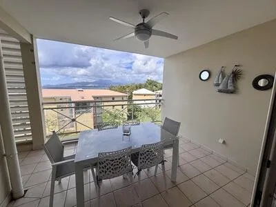 NOUVEAU ! Superbe F3 avec vue mer et garage