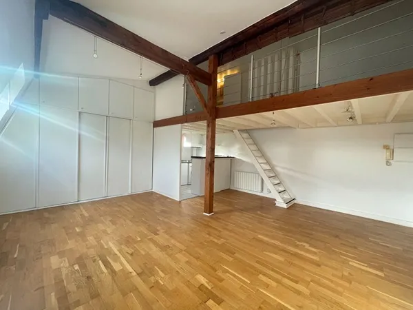 PARIS 17è Métro Argentine ou Maillot Studio avec mezzanine 39.45m2