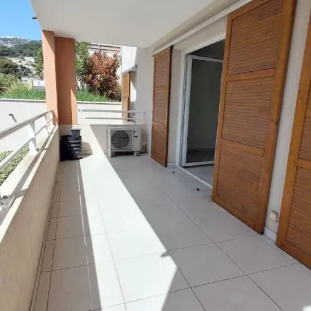 APPARTEMENT T3, TERRASSE, POSSIBILITE GARAGE, 83160 LA VALET