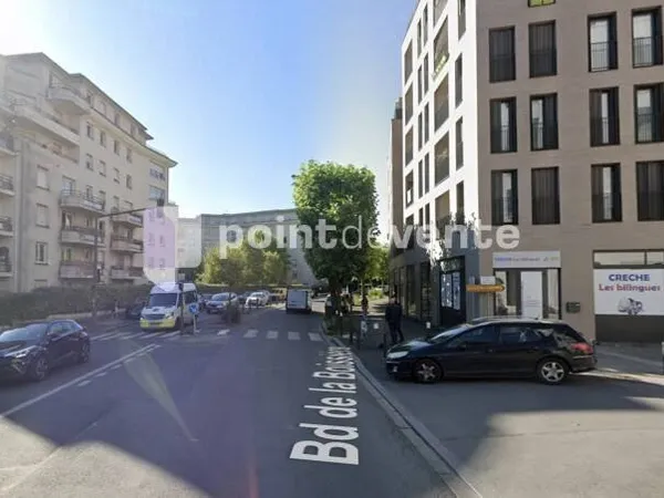 Local commercial 326 m²