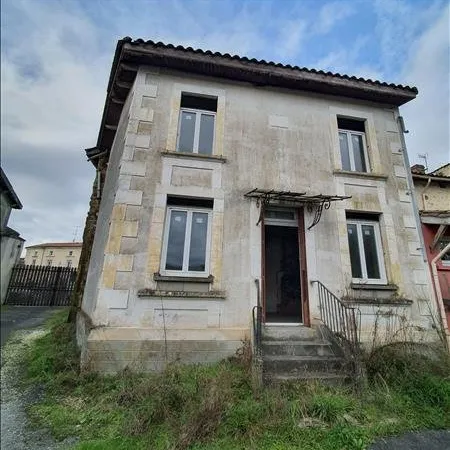 Maison de bourg de 2 pièces principales