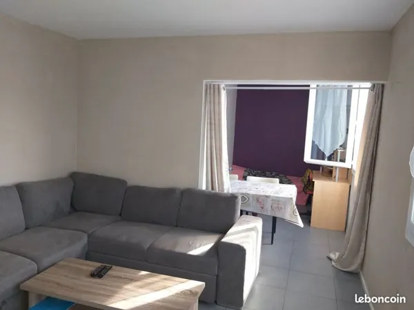 APPARTEMENT T4. Proche GARE de LAVAL