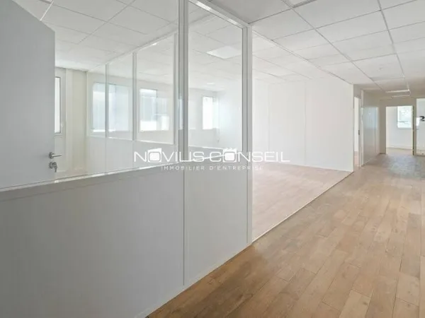 Bureaux 422 m²
