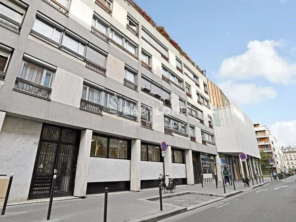 Bureaux 859 m²