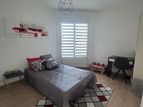 Chambre Colocation Montigny-le-Bretonneux 4p 100m² 760€