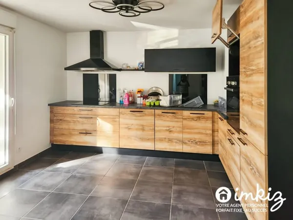 Appartement 3 pièces traversant avec balcon 10 m²