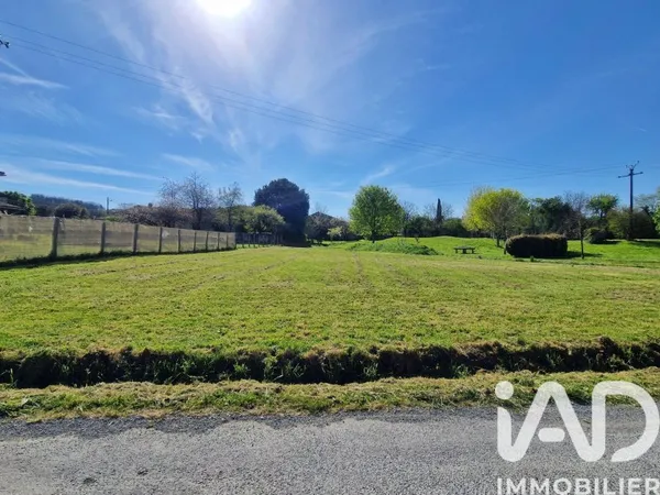 Terrain 857 m²