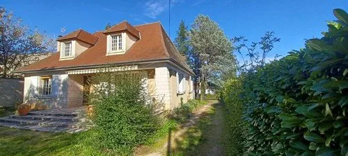 GRAMAT : MAISON CONTEMPORAINE A VENDRE A DEUX PAS DES COMMER