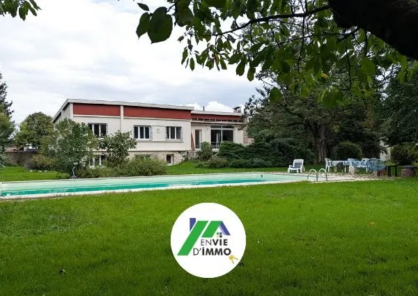 Maison 8 pièces 202 m²