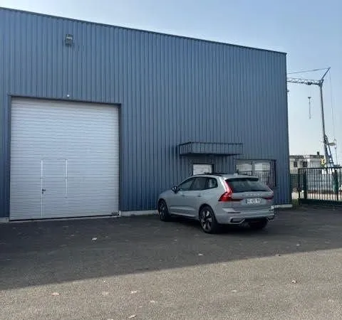 Location cellule de 300 m2