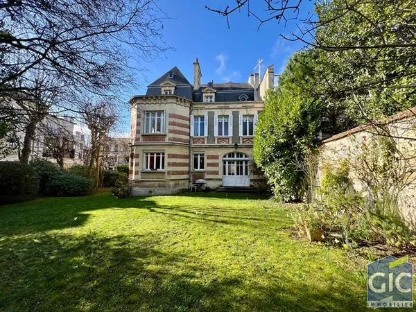EXCLUSIVITE - Belle propriété CAEN quartier Canada 367m2 avec terrain et garage
